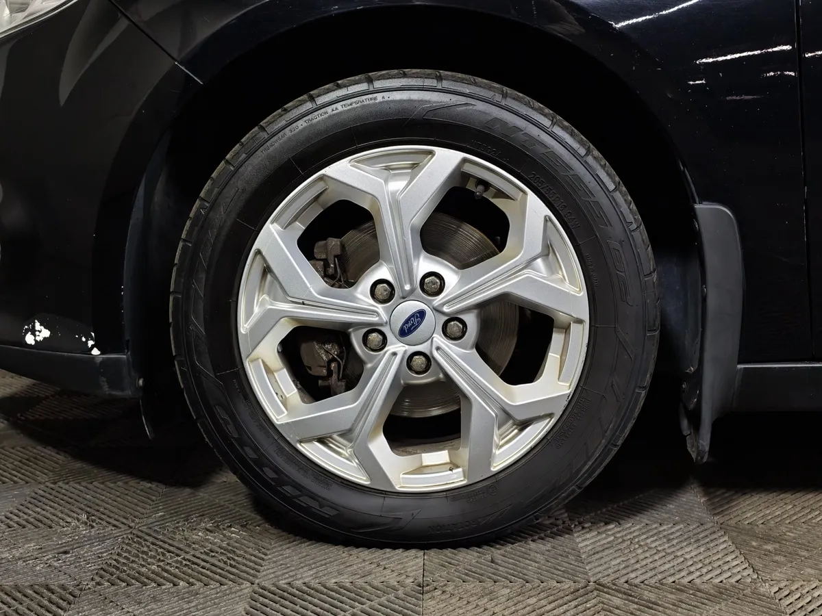 Ford Focus 1.6 MT (125 л.с.) Trend Черный в АВИЛОН. Слайд №9