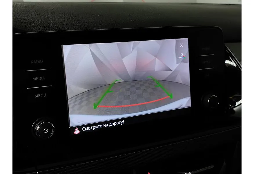 Volkswagen Polo 1.6 MPI AT (110 л.с.) Highline Белый в АВИЛОН. Слайд №21