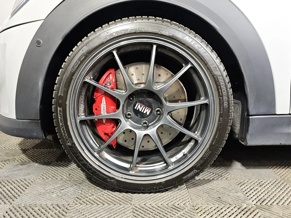 MINI 3 двери Cooper S 2.0 AT (192 л.с.) Серый в АВИЛОН. Слайд №7