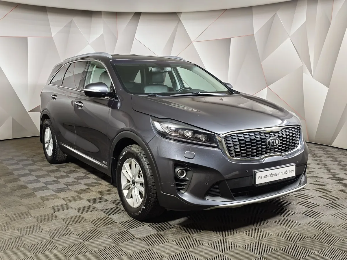 Kia Sorento 2.4 GDI AT AWD (188 л.с.) Luxe Серый в АВИЛОН. Слайд №3