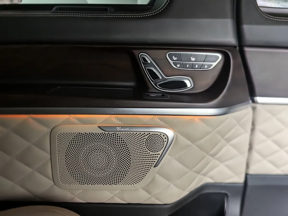 Mercedes-Benz V-Класс V 250 d AT L2 4x4 (190 л.с.) Exclusive Черный в АВИЛОН. Слайд №22