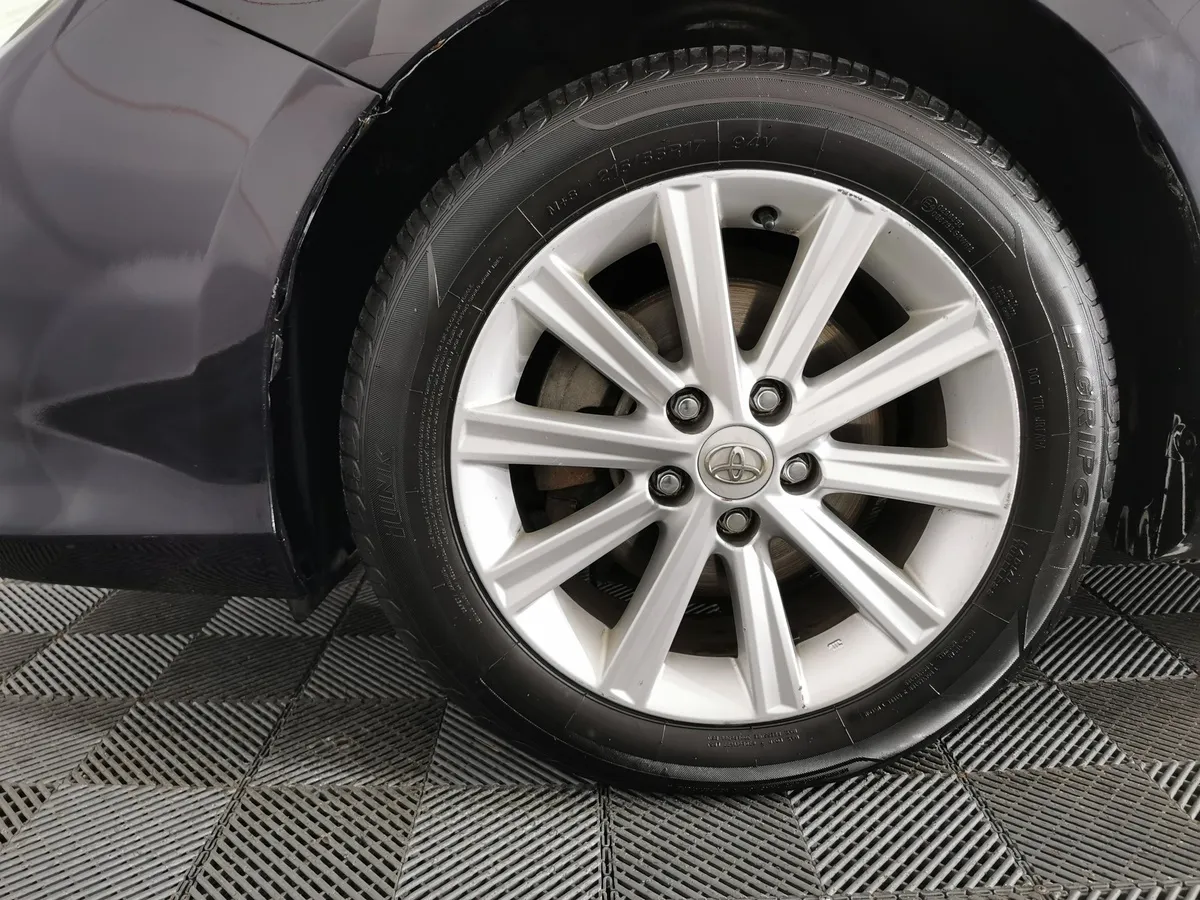 Toyota Camry 2.5 AT (181 л.с.) Черный в АВИЛОН. Слайд №9