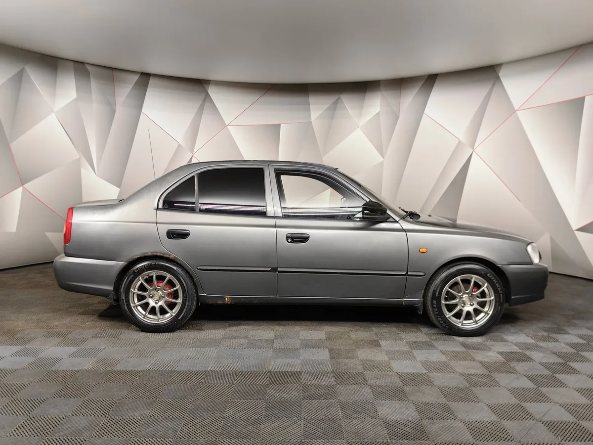 Hyundai Accent 1.5 MT (102 л.с.) Серый в АВИЛОН. Слайд №6
