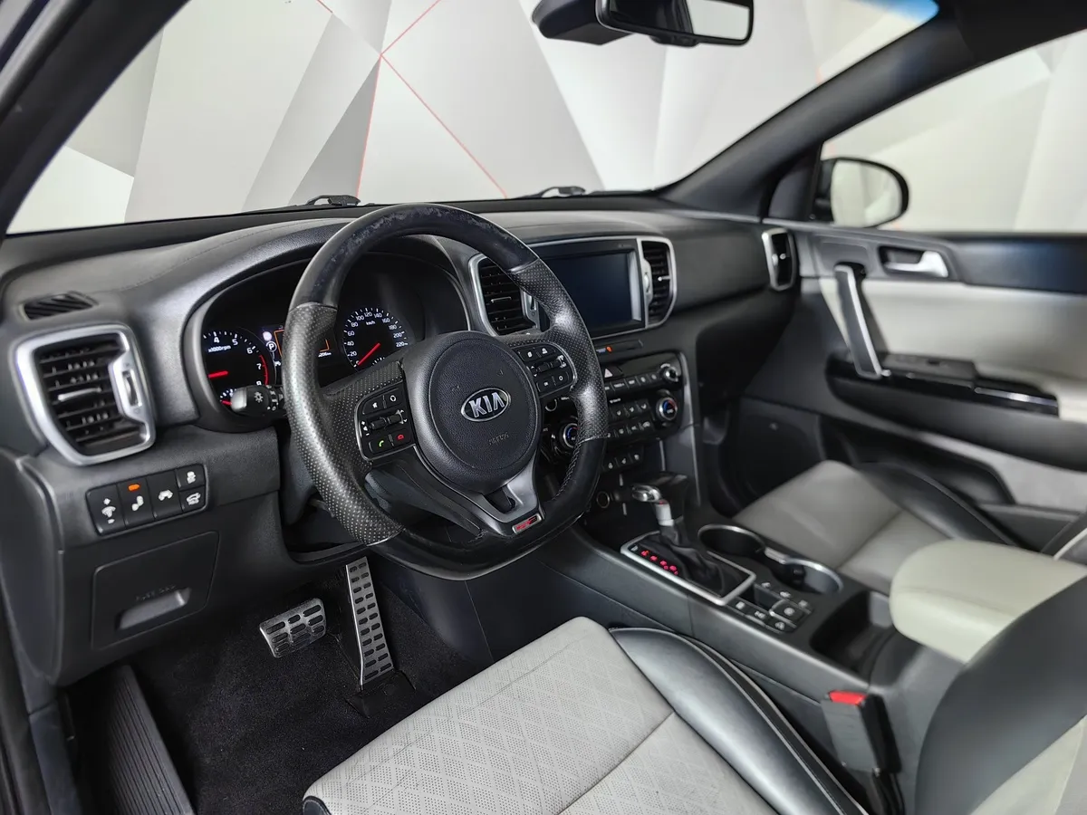 Kia Sportage 1.6 DCT 4WD (177 л.с.) GT Line Черный в АВИЛОН. Слайд №19