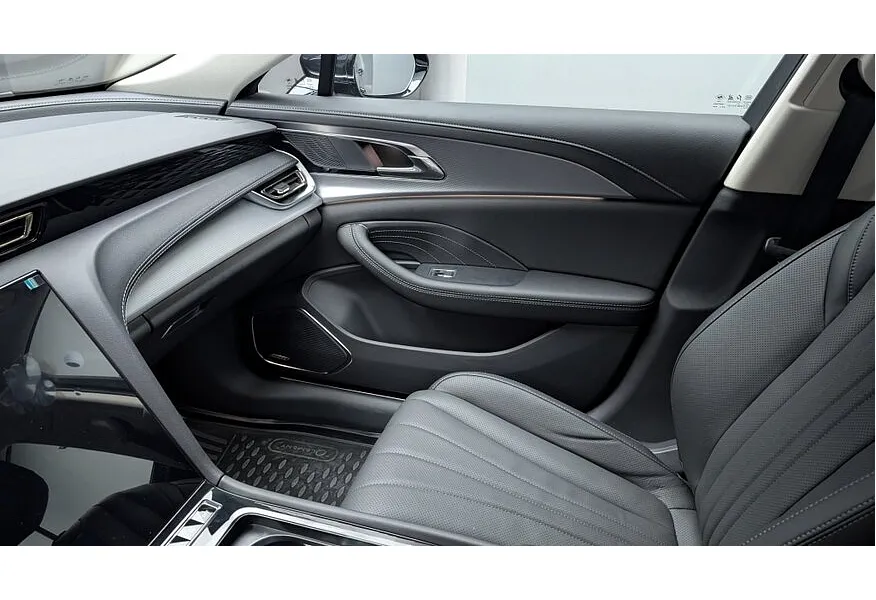 Hongqi H5 2.0 AT (218 л.с.) Deluxe Plus Черный в АВИЛОН. Слайд №9