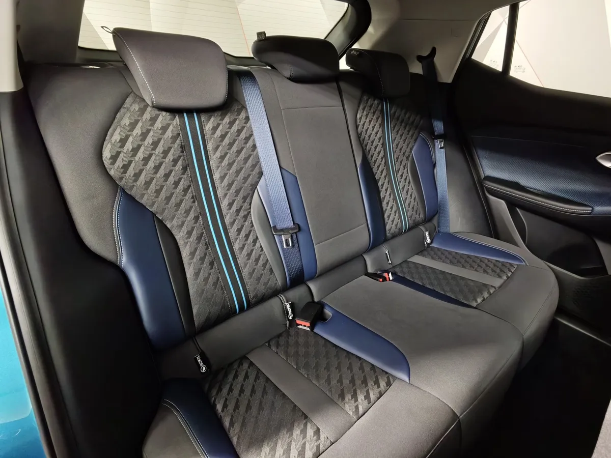GAC GS3 1.5TG 7WDCT (170 л.с.) GS Синий в АВИЛОН. Слайд №17