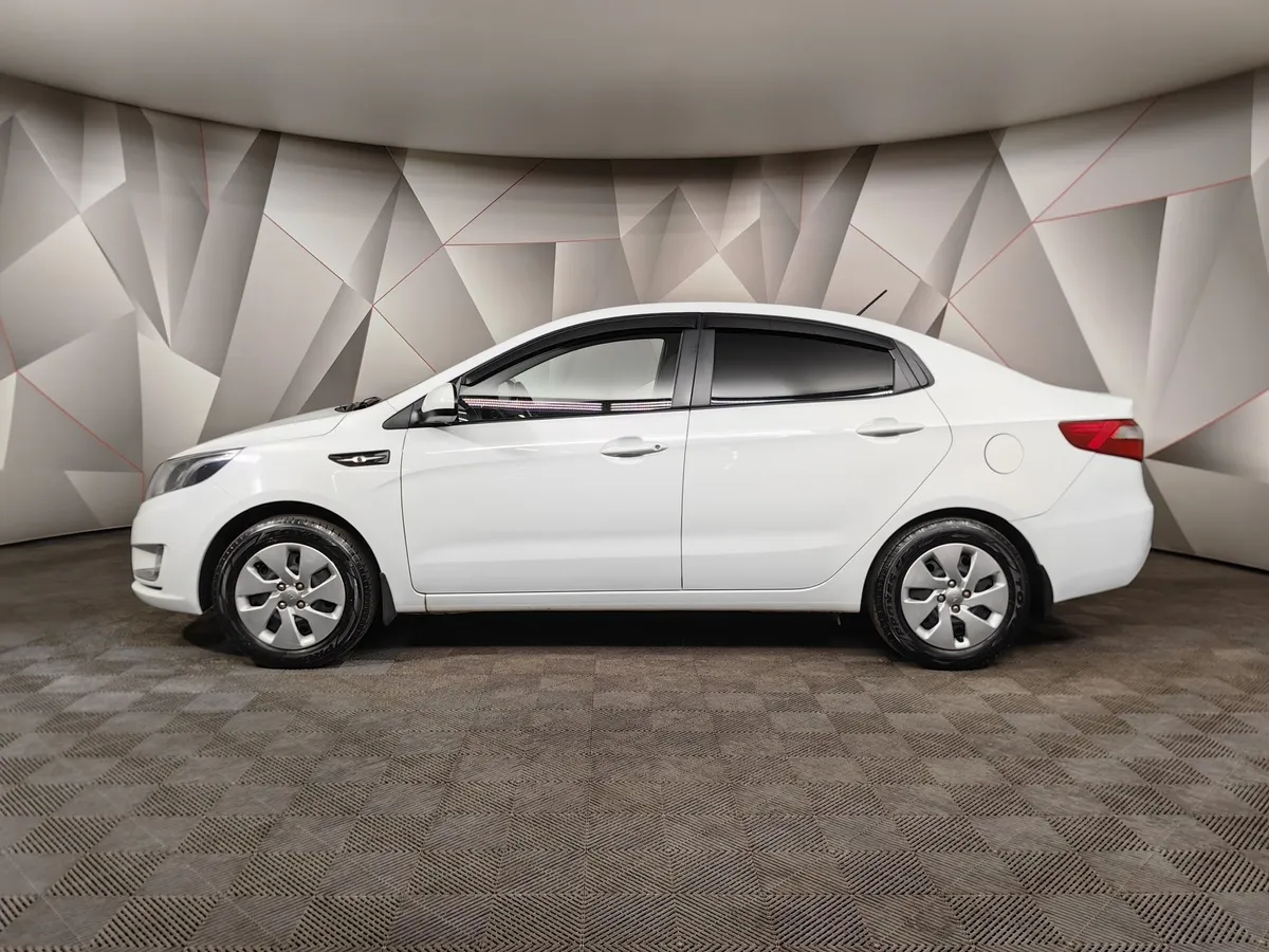 Kia Rio 1.6 MT (123 л.с.) Белый в АВИЛОН. Слайд №5