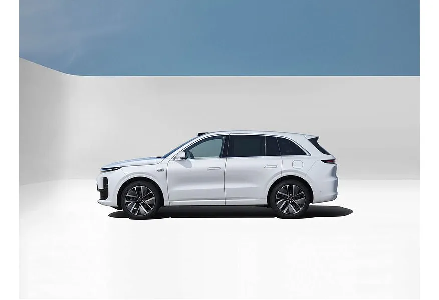 Li Auto L6 1.5 AT 4WD (150 л.с.) Max Белый в АВИЛОН. Слайд №2