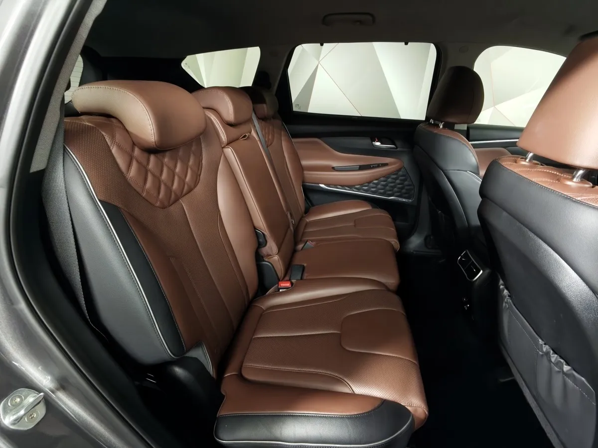 Hyundai Santa Fe 2.2 CRDi AWD 8AT (200 л.с.) High-Tech Серый в АВИЛОН. Слайд №16