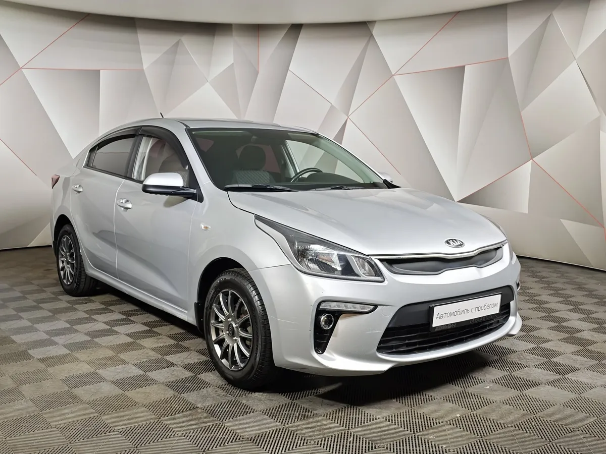 Kia Rio 1.6 AT (123 л.с.) Серебристый в АВИЛОН. Слайд №3
