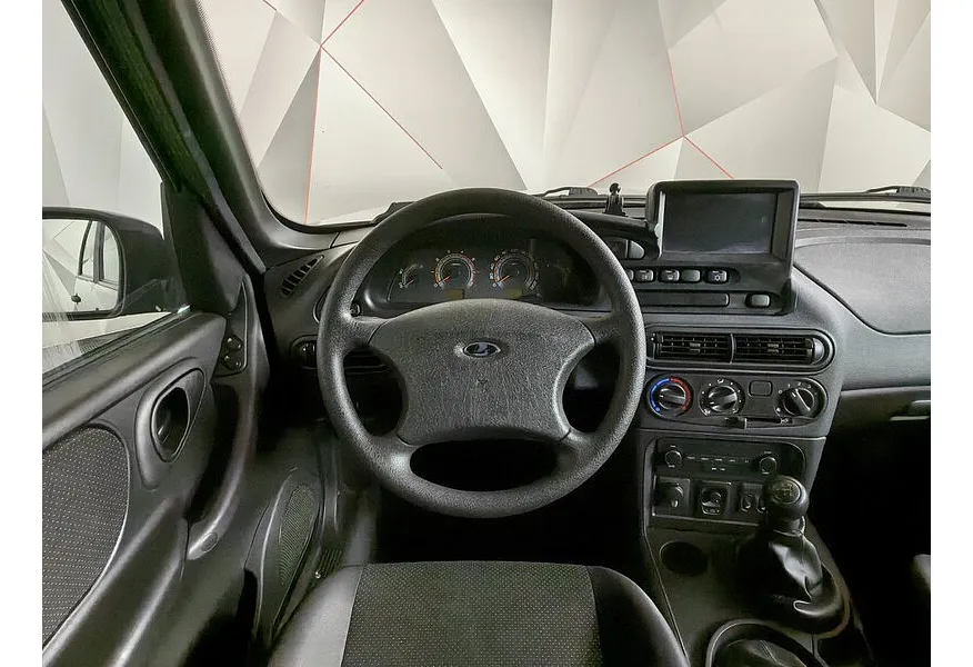 ВАЗ (Lada) Niva 1.7 MT 4WD (80 л.с.) Black Черный в АВИЛОН. Слайд №11
