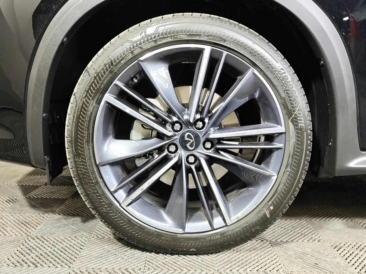 Infiniti QX55 2.0 CVT AWD (249 л.с.) Черный в АВИЛОН. Слайд №9