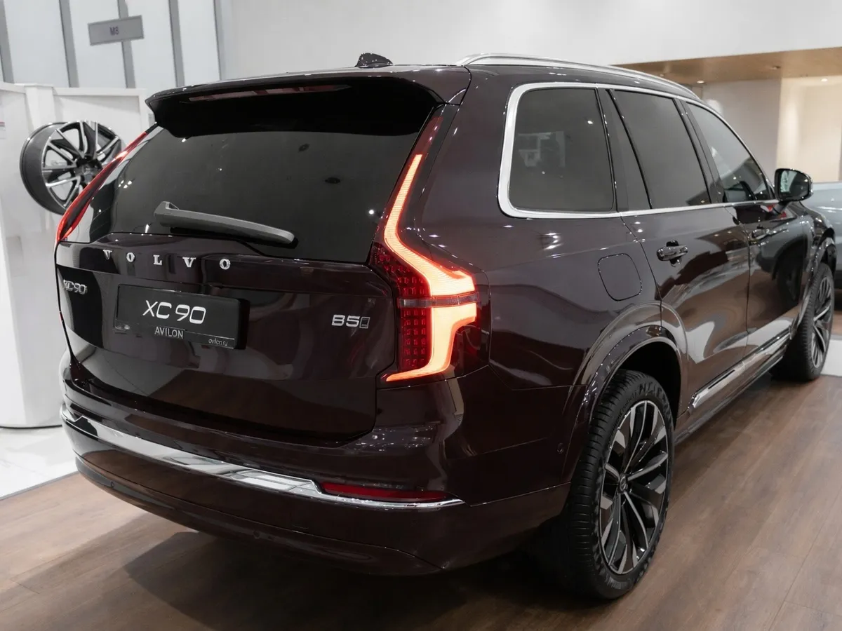 Volvo XC90 2.0 B5 mild hybrid AT AWD (7 мест) (250 л.с.) Ultra Bright Красный в АВИЛОН. Слайд №4
