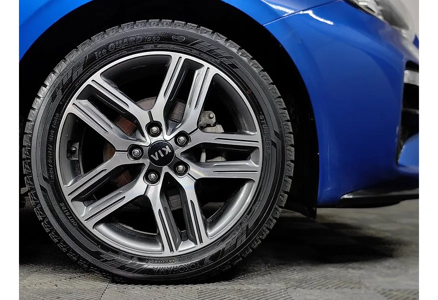 Kia Cerato 2.0 MPI AT (150 л.с.) GT Line Синий в АВИЛОН. Слайд №9