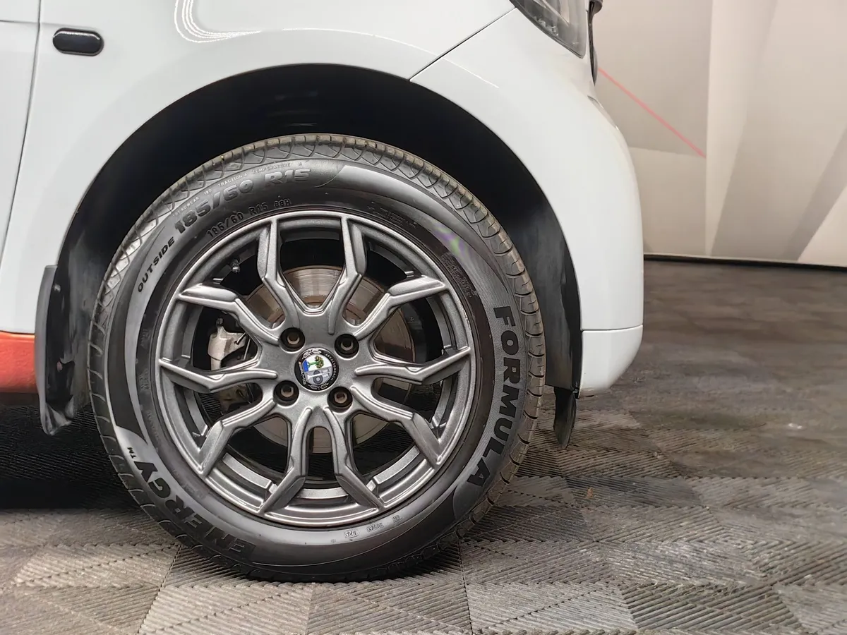 Smart Fortwo 0.9 T AMT twinamic (90 л.с.) Оранжевый в АВИЛОН. Слайд №9