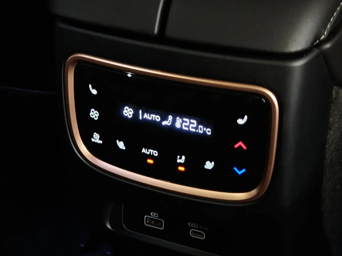 EXEED VX 2.0 AT AWD (249 л.с.) 7 мест President Зеленый в АВИЛОН. Слайд №28