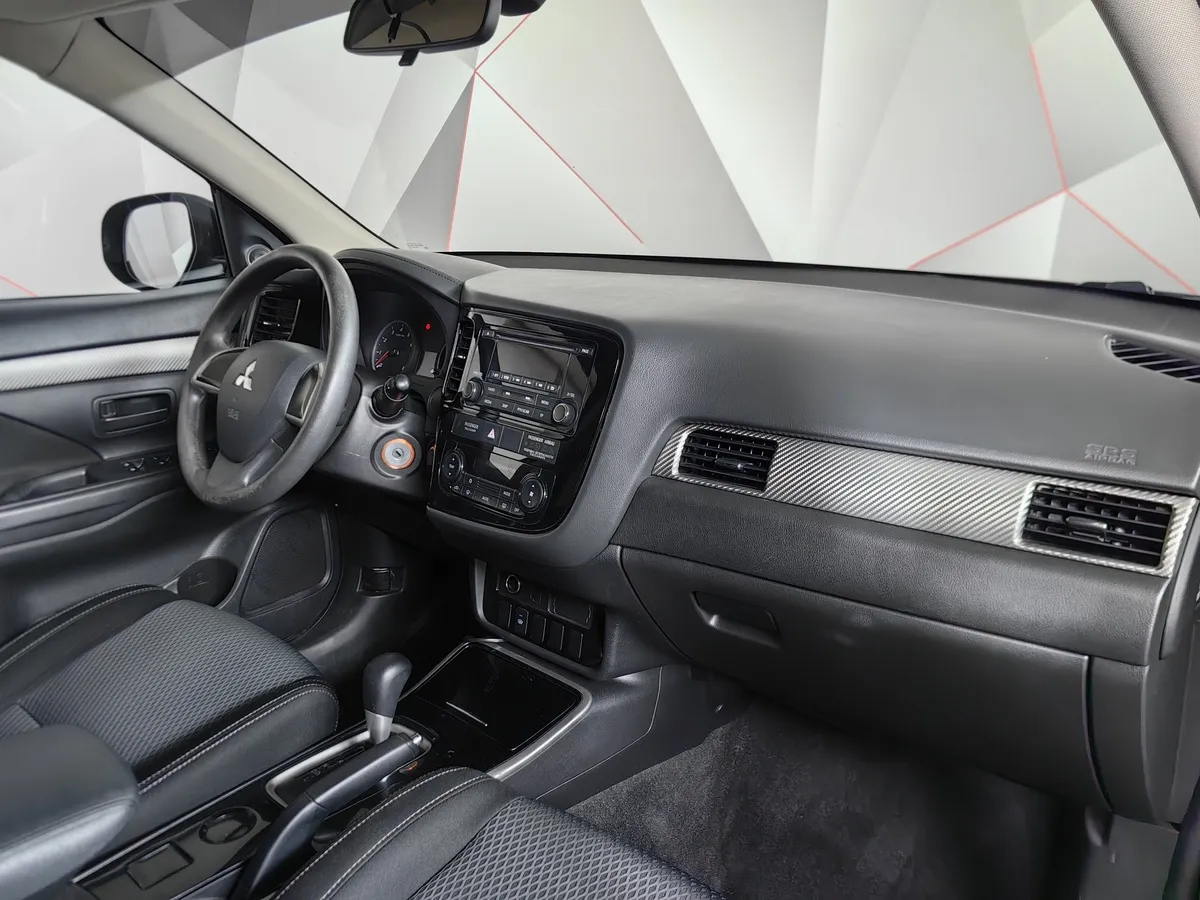 Mitsubishi Outlander 2.0 CVT (146 л.с.) Invite Черный в АВИЛОН. Слайд №13
