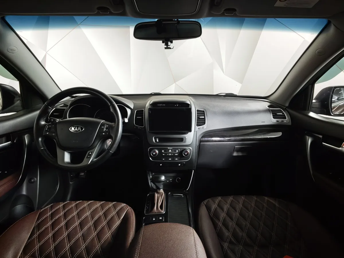 Kia Sorento 2.4 AT (175 л.с.) Classic Коричневый в АВИЛОН. Слайд №14