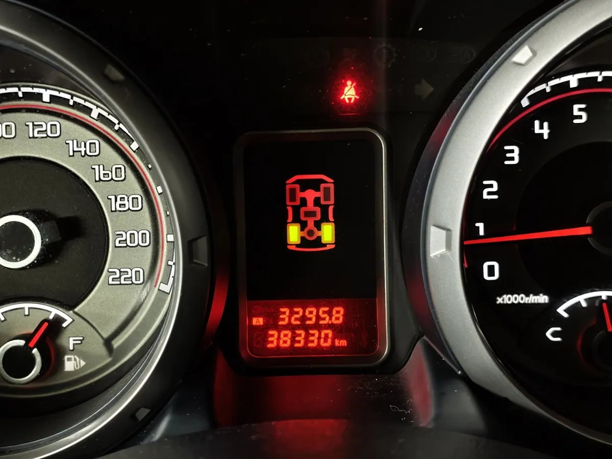 Mitsubishi Pajero 3.8 AT (250 л.с.) Белый в АВИЛОН. Слайд №18