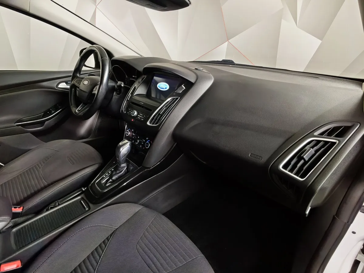 Ford Focus 1.5 EcoBoost AT (150 л.с.) Titanium Белый в АВИЛОН. Слайд №13