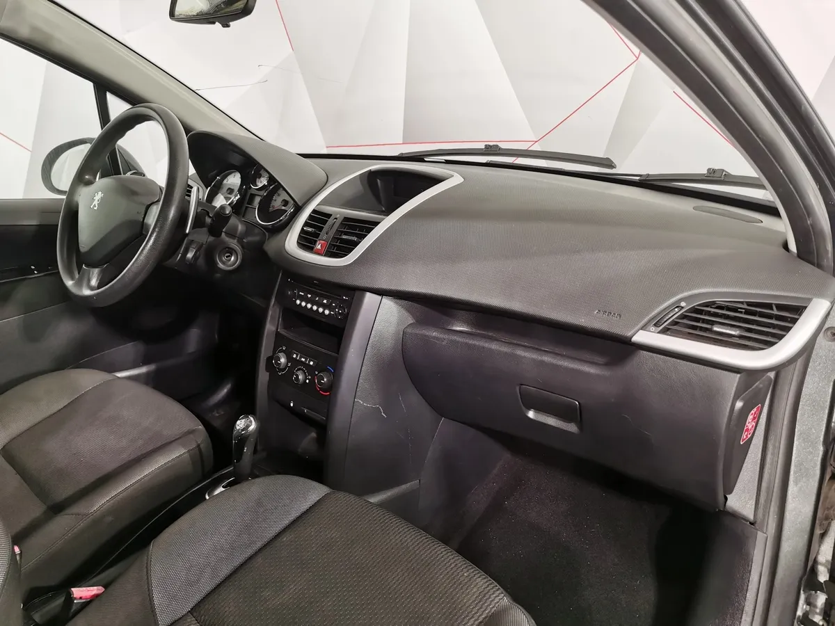 Peugeot 207 1.4 AMT (90 л.с.) Серый в АВИЛОН. Слайд №11