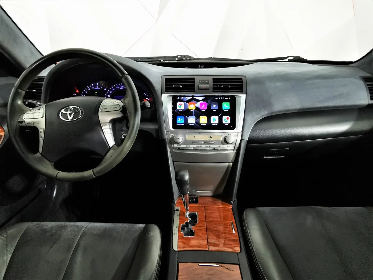 Toyota Camry 2.4 VVT-i AT (167 л.с.) Белый в АВИЛОН. Слайд №13