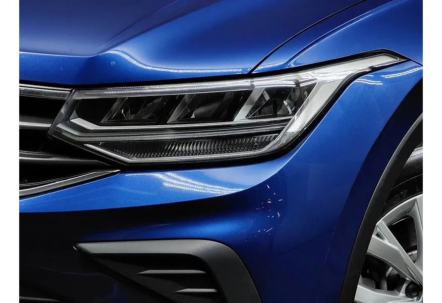 Volkswagen Tiguan 2.0 TSI 4Motion AT (180 л.с.) Status Синий в АВИЛОН. Слайд №10