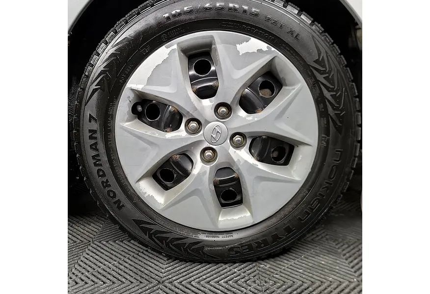 Hyundai Solaris 1.6 AT (123 л.с.) Comfort Серебристый в АВИЛОН. Слайд №9