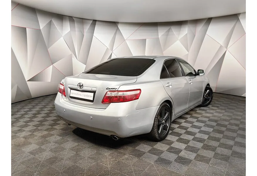 Toyota Camry 2.4 VVT-i AT (167 л.с.) Серебристый в АВИЛОН. Слайд №2