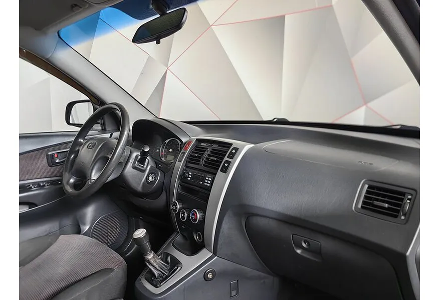 АВИЛОН - Hyundai Tucson 2.0 MT 4WD (140 л.с.) Серебристый - slide 9