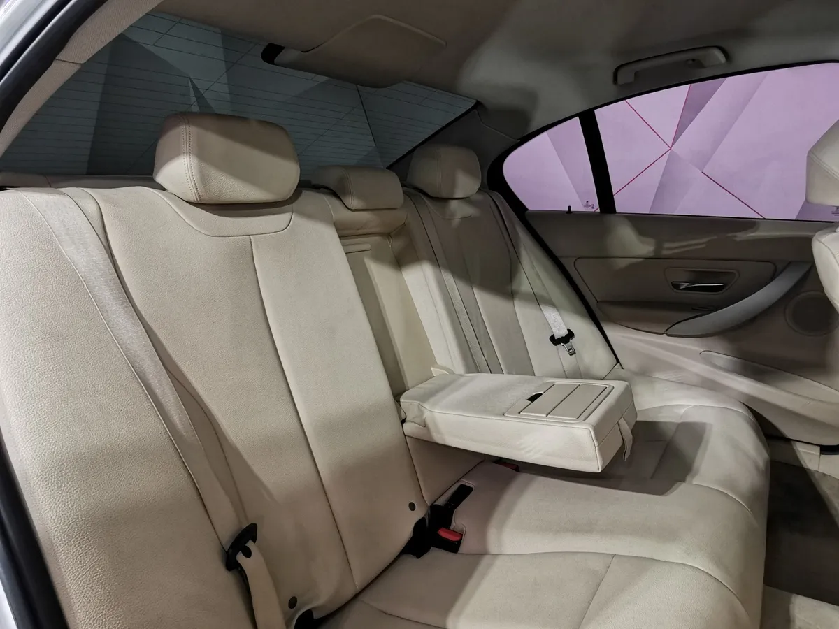 BMW 3 серия 320i AT (184 л.с.) Белый в АВИЛОН. Слайд №15