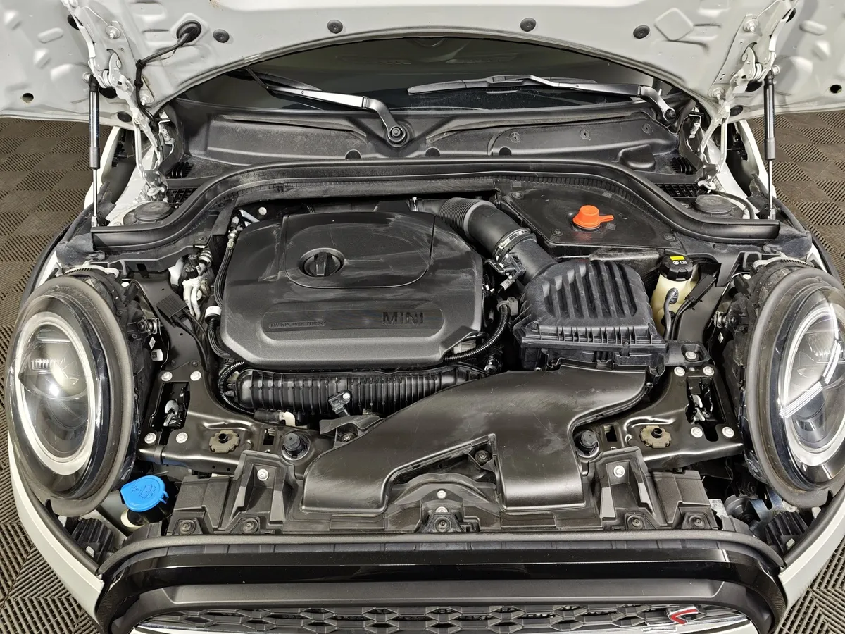 MINI 3 двери Cooper S 2.0 AT (192 л.с.) Серый в АВИЛОН. Слайд №10