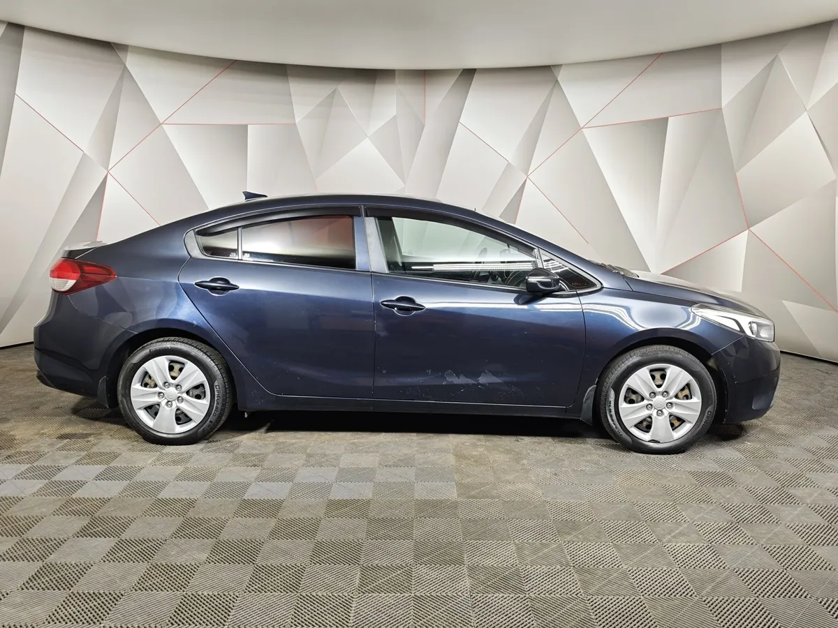 Kia Cerato 2.0 AT (150 л.с.) Синий в АВИЛОН. Слайд №6