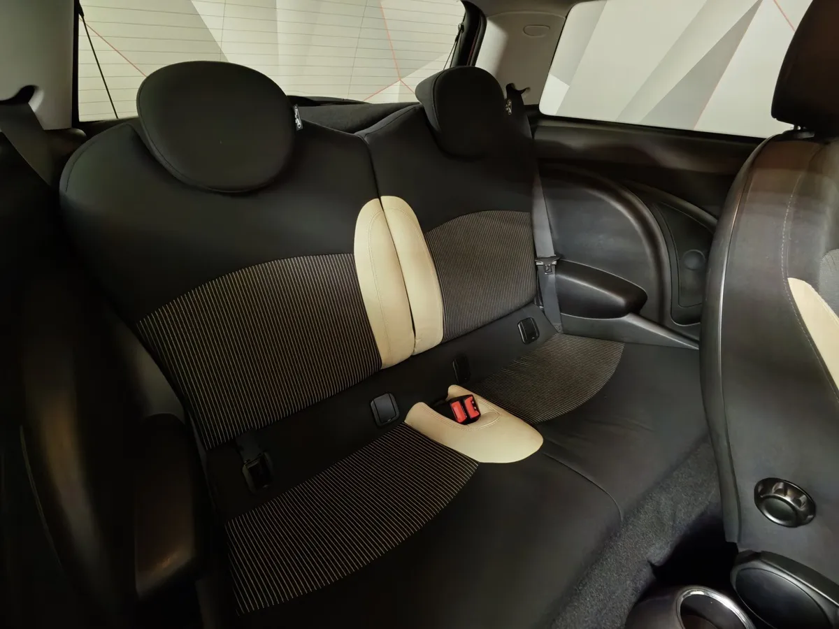 MINI Hatch 1.6 AT (122 л.с.) Желтый в АВИЛОН. Слайд №14