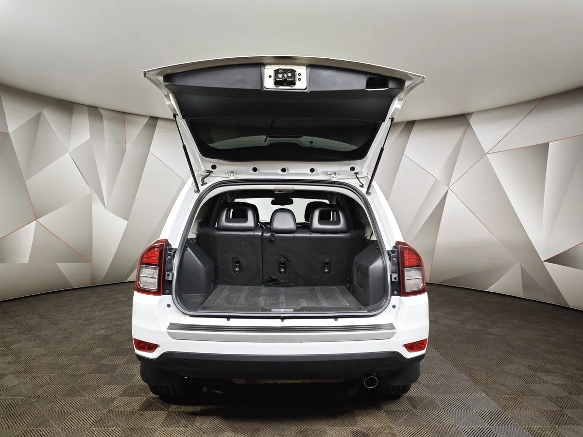 Jeep Compass 2.4 AT AWD (170 л.с.) Limited Белый в АВИЛОН. Слайд №10