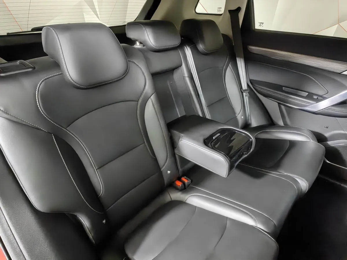 Geely Atlas Pro 1.5T 7DCT AWD (177 л.с.) Flagship Красный в АВИЛОН. Слайд №16