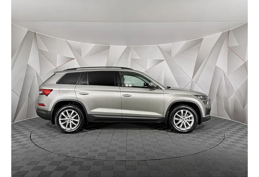Skoda Kodiaq 1.4 TSI DSG 4X4 (150 л.с.) Коричневый в АВИЛОН. Слайд №6