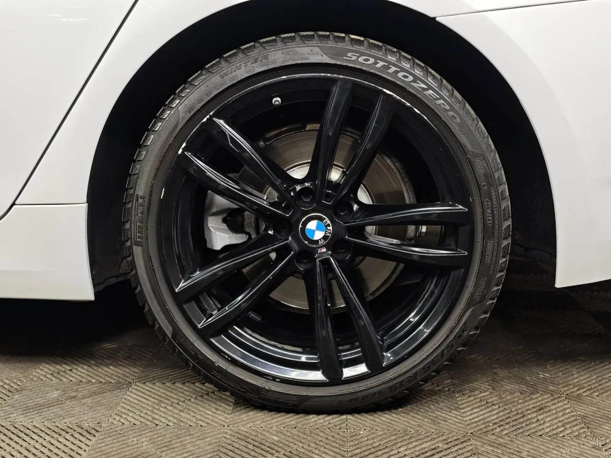 BMW 5 серия 520d xDrive Steptronic (190 л.с.) Base (Локальная сборка) Белый в АВИЛОН. Слайд №7