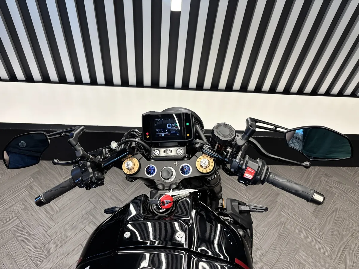 Yamaha XSR900 888 см³ (120 л.с.) (120) 888 Черный в АВИЛОН. Слайд №7