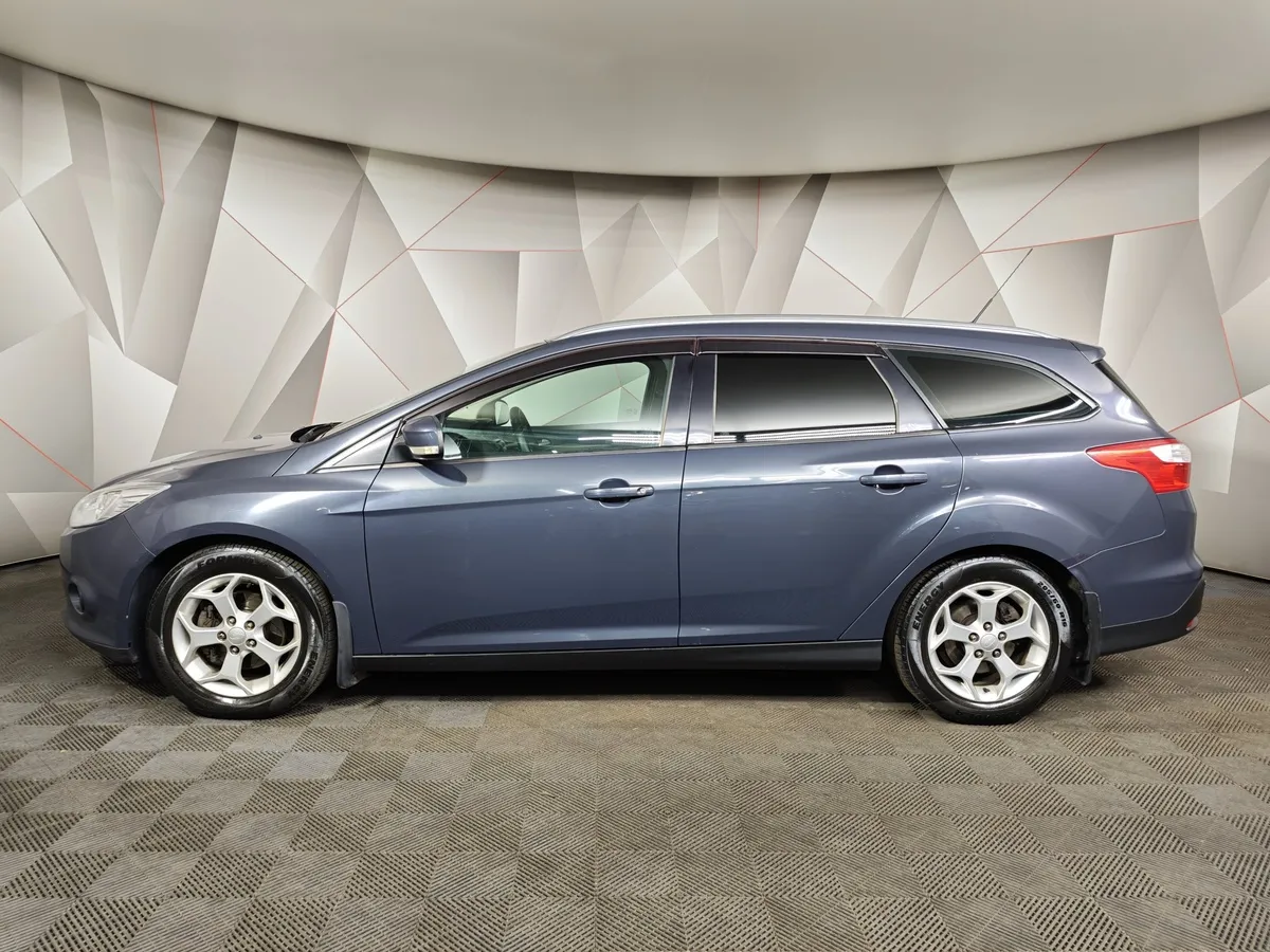 Ford Focus 1.6 Ti-VCT PowerShift (105 л.с.) Trend Серый в АВИЛОН. Слайд №5