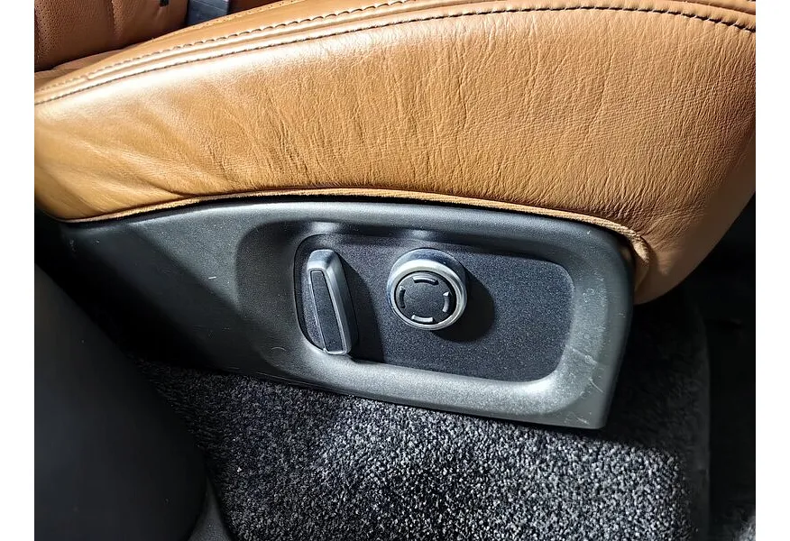 Land Rover Range Rover 4.4 SDV8 AT AWD (339 л.с.) Autobiography Серебристый в АВИЛОН. Слайд №22