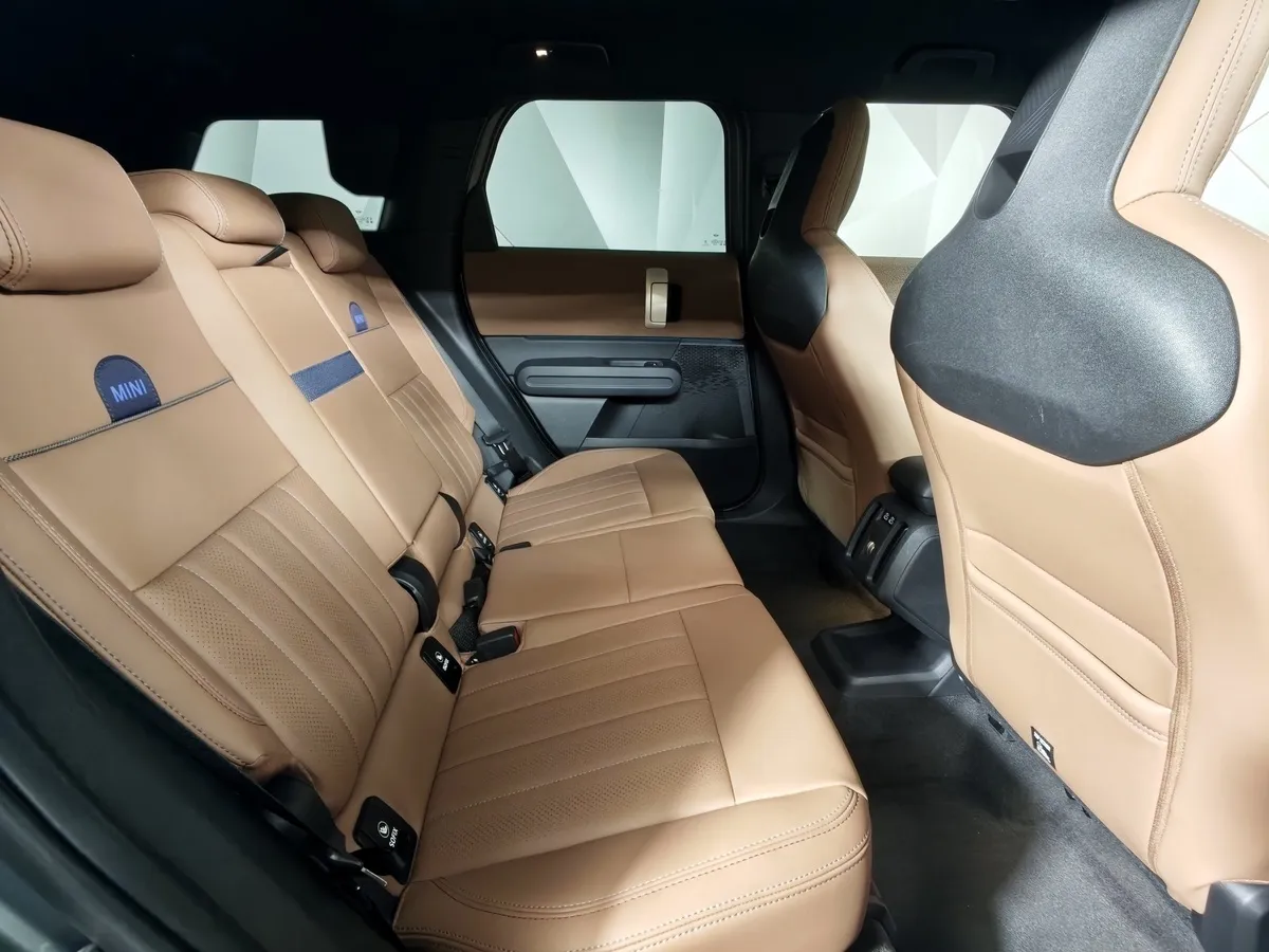 Mini Countryman 1.6 AT ALL4 (184 л.с.) Серый в АВИЛОН. Слайд №14