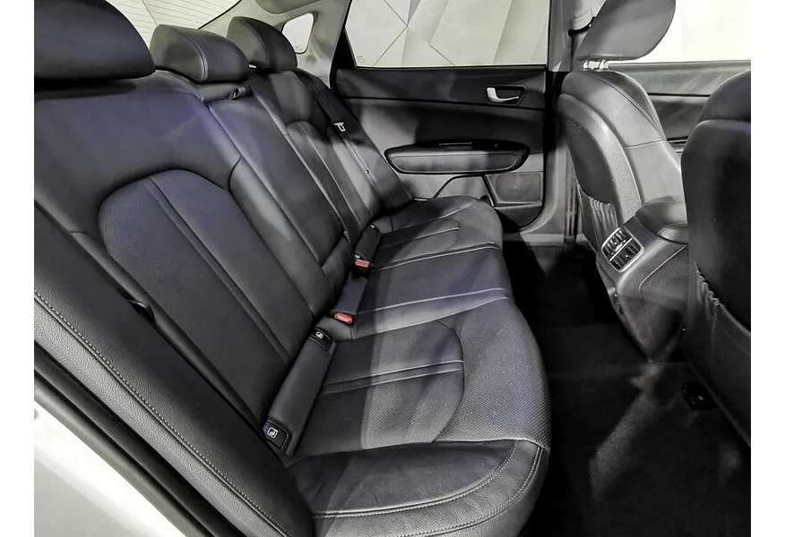 Kia Optima 2.4 GDI AT (188 л.с.) Luxe Белый в АВИЛОН. Слайд №9