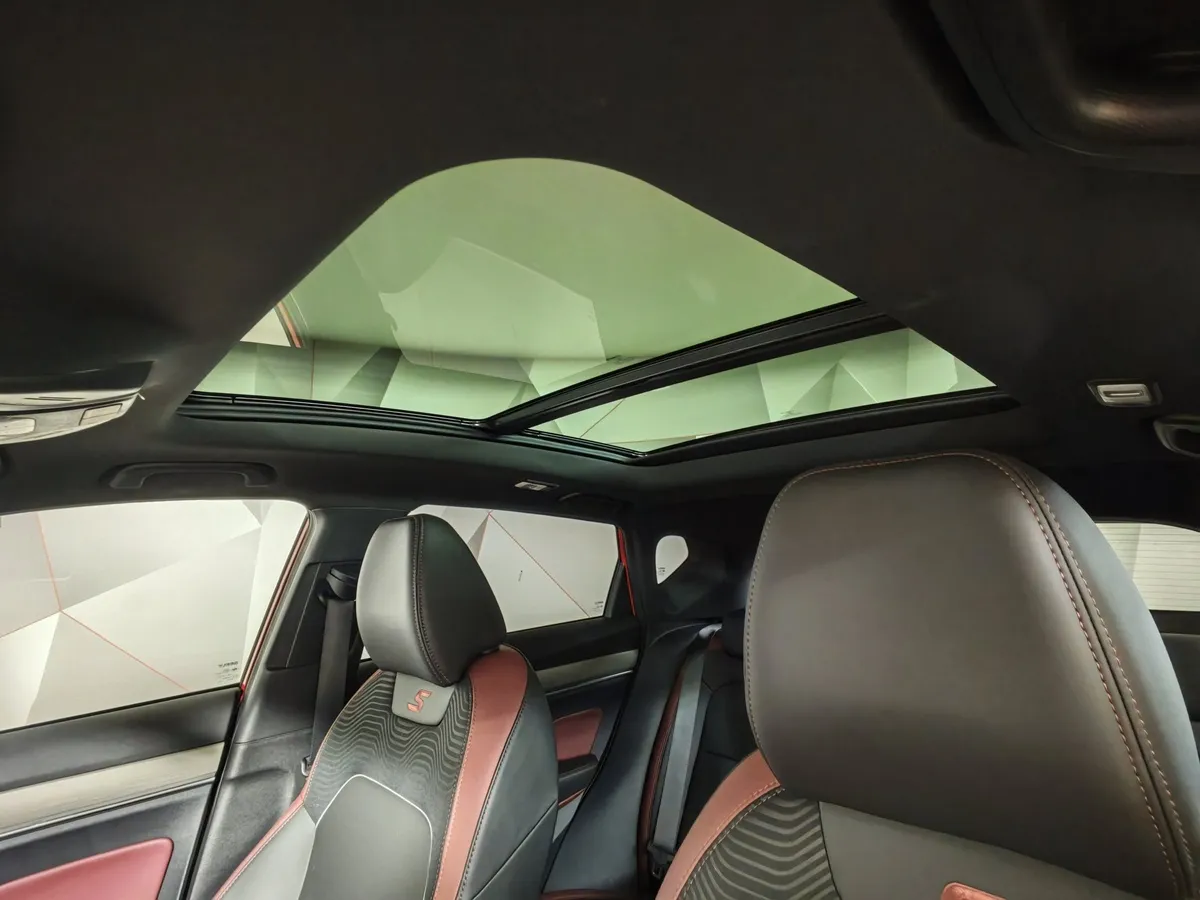 Geely Coolray 1.5T 7DCT 2WD (150 л.с.) Flagship Красный в АВИЛОН. Слайд №22
