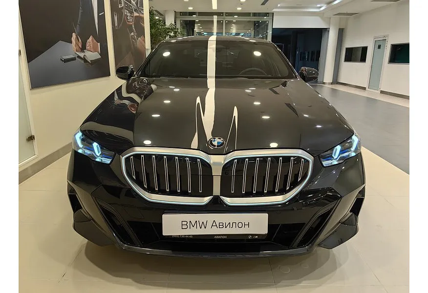 BMW 5 серия 520d xDrive AT (197 л.с.) Серый в АВИЛОН. Слайд №2