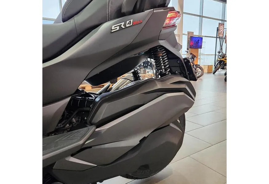 АВИЛОН - VOGE SR4 Max 350 см³ (28 л.с.) (28) 350 Черный - slide 9