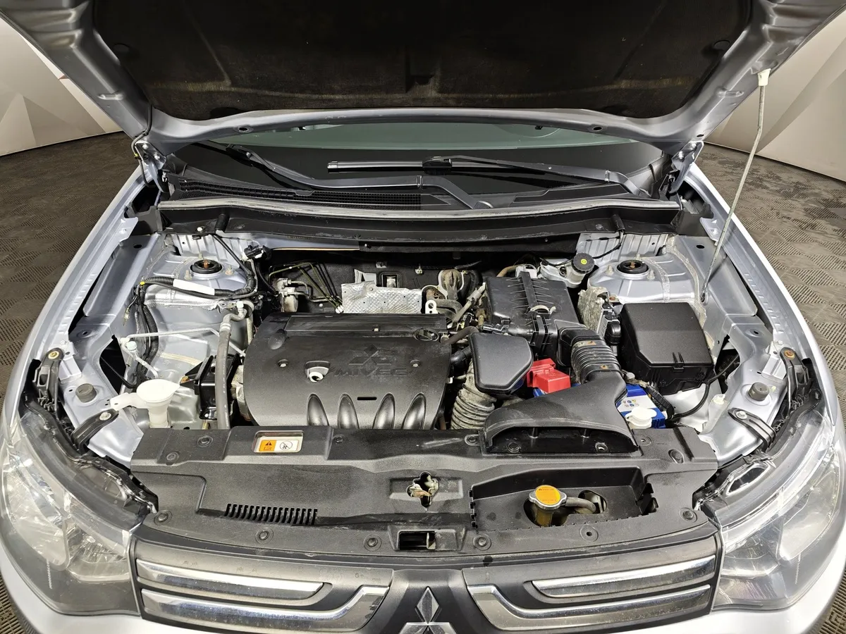 Mitsubishi Outlander 2.4 MIVEC CVT 4WD (167 л.с.) Instyle Серебристый в АВИЛОН. Слайд №11