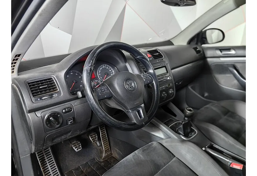 Volkswagen Jetta 1.6 MT (102 л.с.) Trendline Черный в АВИЛОН. Слайд №12