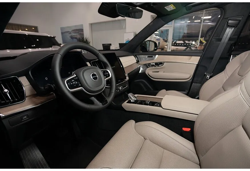 Volvo XC90 2.0 B5 mild hybrid AT AWD (7 мест) (250 л.с.) Ultra Bright Черный в АВИЛОН. Слайд №7