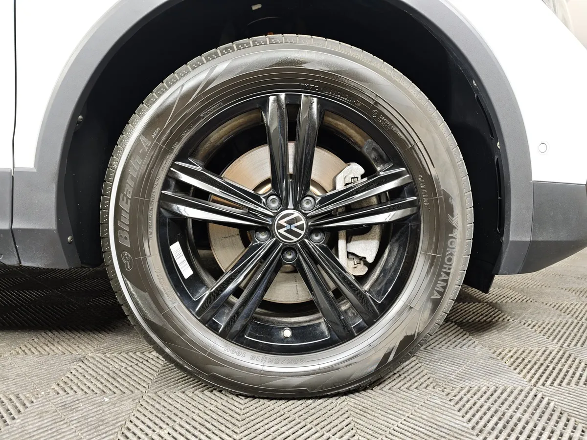 Volkswagen Tiguan 2.0 TSI 4Motion AT (180 л.с.) Urban Sport Белый в АВИЛОН. Слайд №9